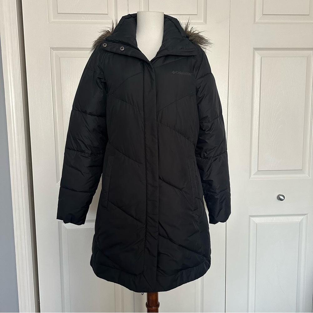 Columbia Women's Black Hooded Puffer Coat with Faux Fur Trim